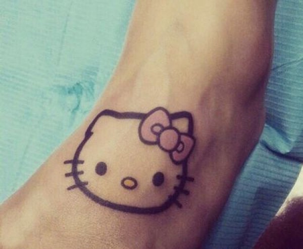 脚背hellokitty纹身图片