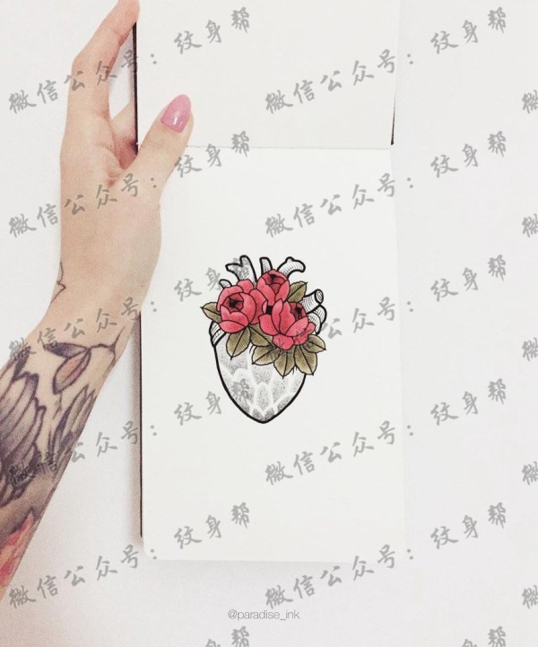 色彩心脏花纹身手稿