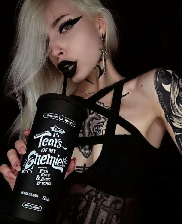 一组拥有性感身材的女性纹身图片