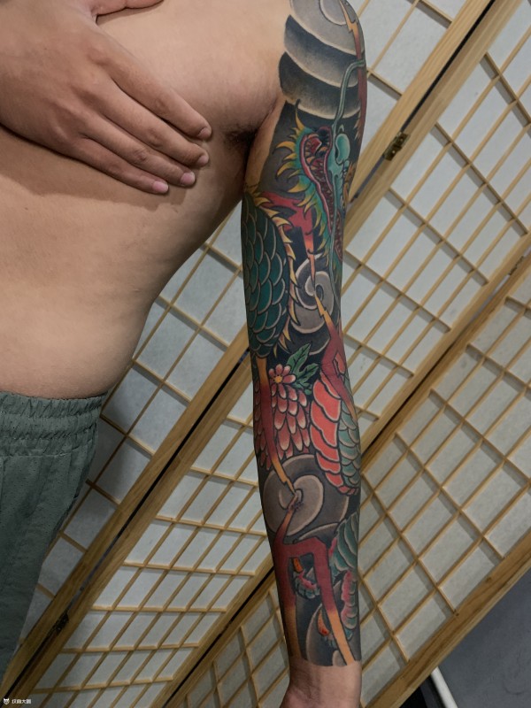 花臂龙